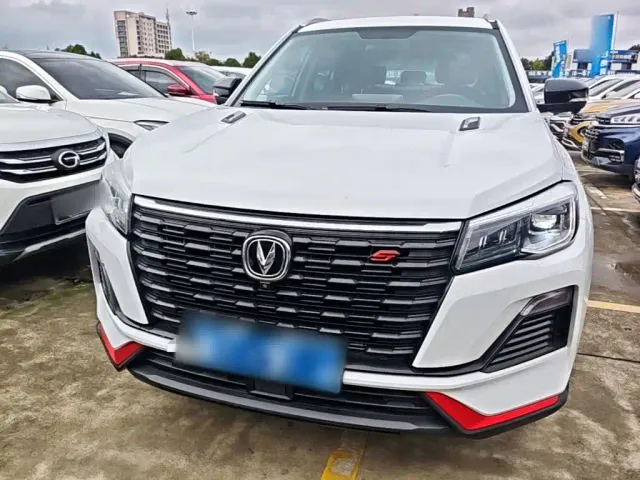 Changan CS75 — Фото автомобиля 2