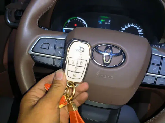 Toyota Sienna — Фото автомобиля 9