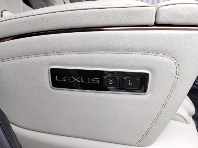 Lexus LM — Фото автомобиля 14