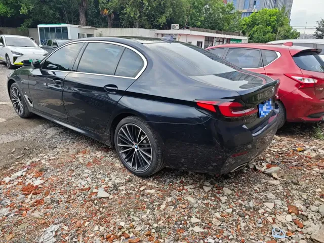 BMW 5 Series — Фото автомобиля 4