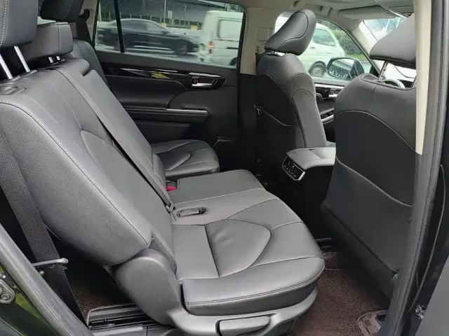 Toyota Highlander — Фото автомобиля 11