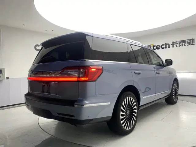 Lincoln Navigator — Фото автомобиля 5