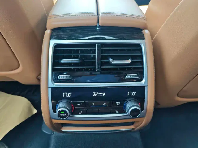BMW 7 Series — Фото автомобиля 16