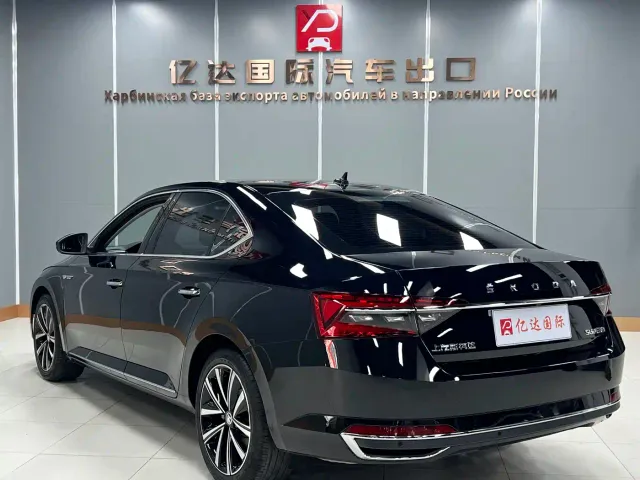 Skoda Superb — Фото автомобиля 4