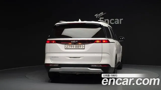 Kia Canival — Фото автомобиля 4