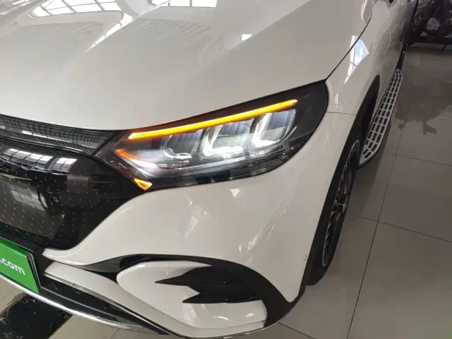 Mercedes-Benz EQE SUV — Фото автомобиля 23