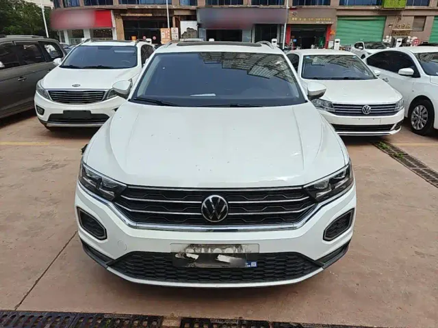 Volkswagen T-Roc — Фото автомобиля 2