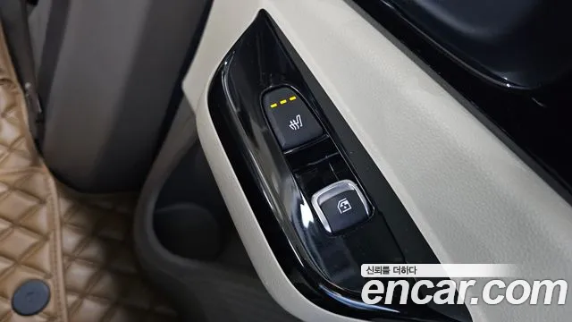 Kia Carnival Generation 4 — Фото автомобиля 18