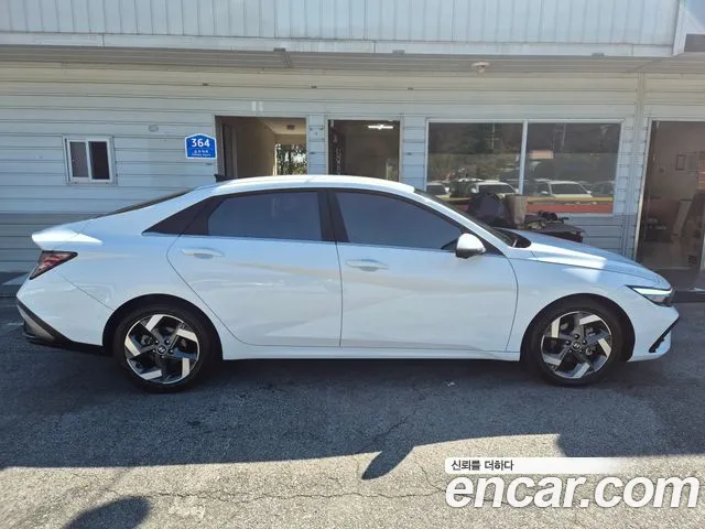 Hyundai Avante CN7 — Фото автомобиля 4