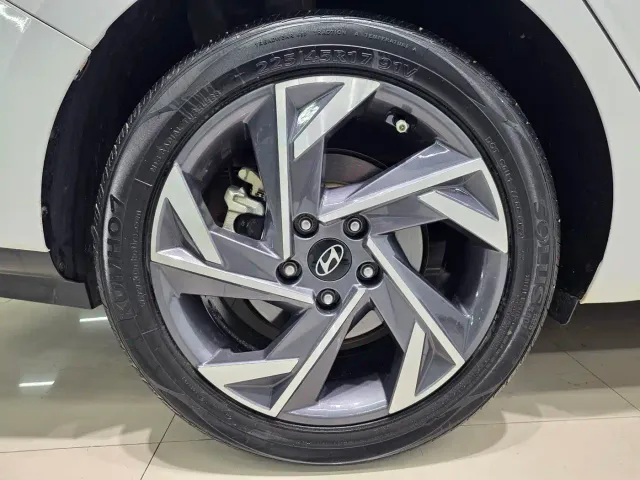 Hyundai Elantra — Фото автомобиля 9