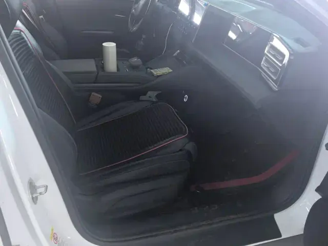 BYD Qin L — Фото автомобиля 8