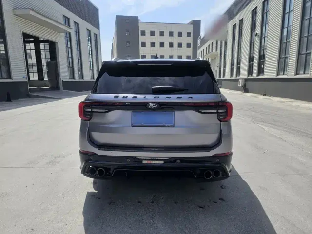 Ford Explorer — Фото автомобиля 8