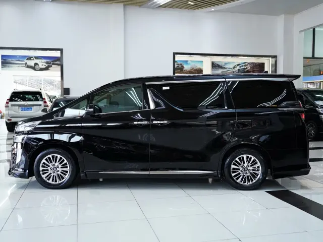 Toyota Vellfire — Фото автомобиля 3