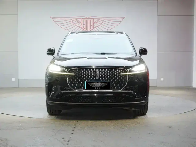 Lincoln Aviator — Фото автомобиля 5
