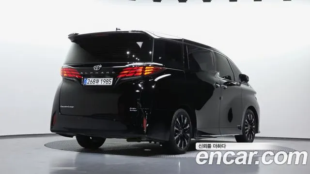 Toyota Alphard — Фото автомобиля 2