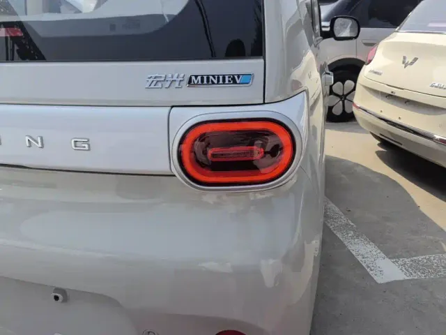 Wuling Hongguang Mini EV — Фото автомобиля 7