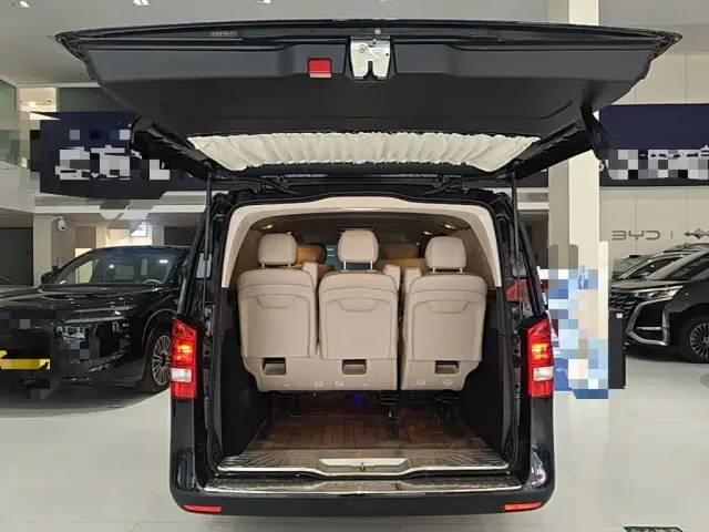 Mercedes-Benz Vito 2021 2.0T Elite 7-Seater — Фото автомобиля 14