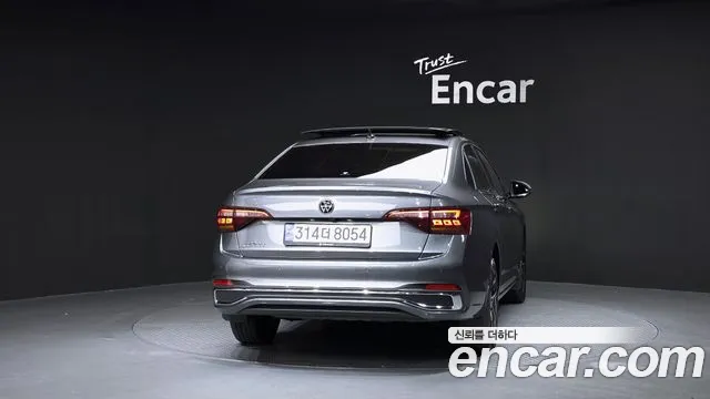 Volkswagen Jetta — Фото автомобиля 4