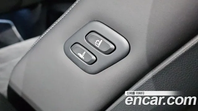 Genesis GV70 — Фото автомобиля 30