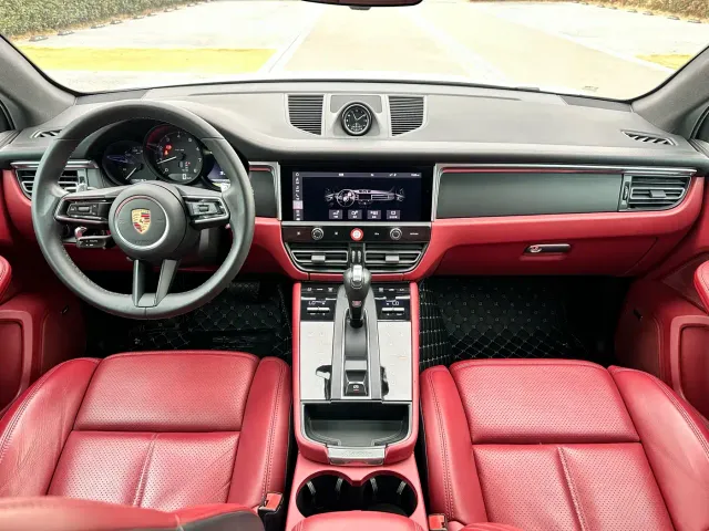 Porsche Macan — Фото автомобиля 10