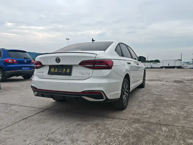 Volkswagen Lavida — Фото автомобиля 7