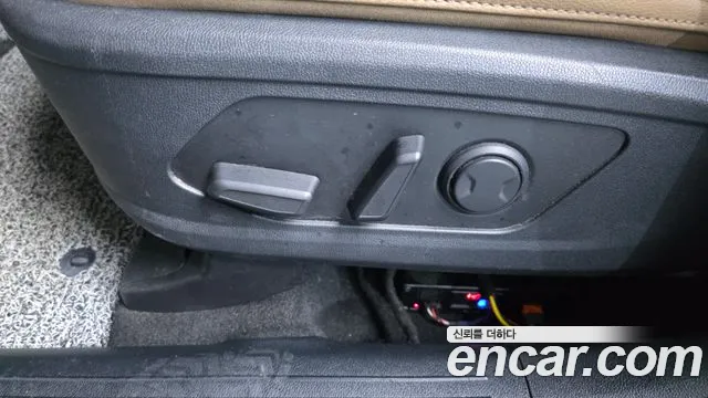 Kia Sorento Новый Sorento 4 поколение Бензин 2.5T 2WD — Фото автомобиля 27