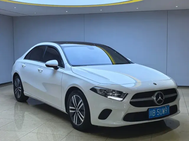 Mercedes-Benz A-Class — Фото автомобиля 3