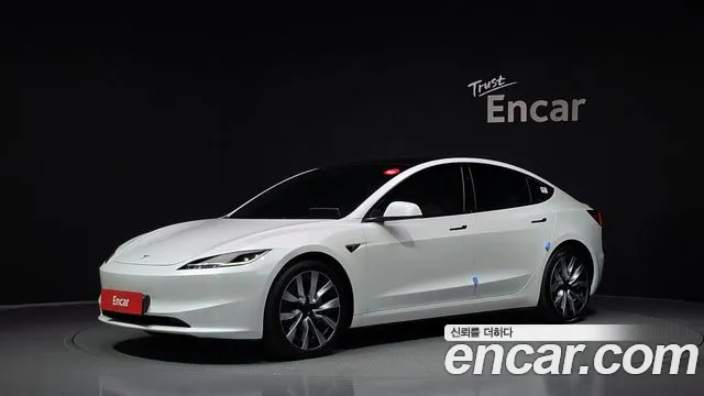 Фотография автомобиля — Tesla Model 3