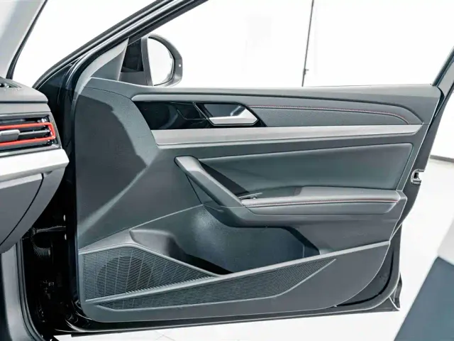 Volkswagen Lavida — Фото автомобиля 13