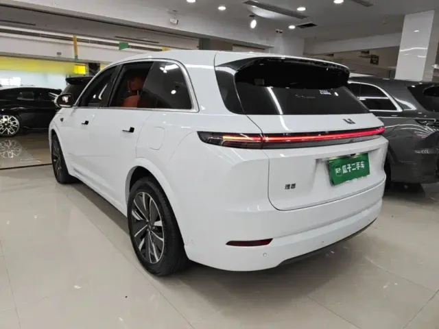 Li Auto L7 — Фото автомобиля 4