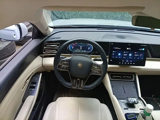 BYD Qin L — Фото автомобиля 10
