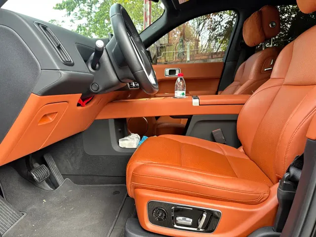 Li Auto L8 — Фото автомобиля 6