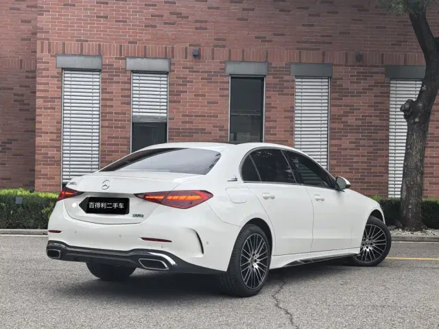 Mercedes-Benz C-Class — Фото автомобиля 3