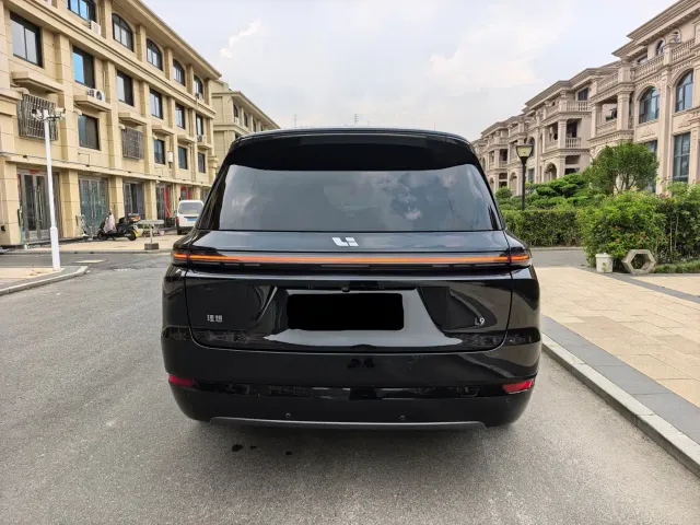 Li Auto L9 — Фото автомобиля 4