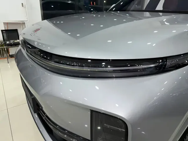 Li Auto L7 — Фото автомобиля 16