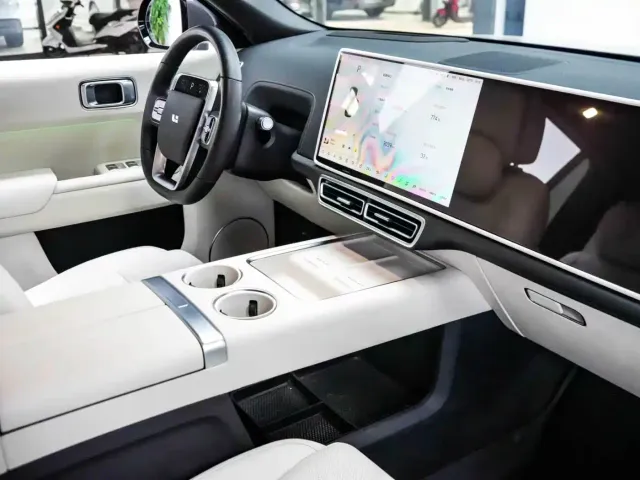 Li Auto L8 — Фото автомобиля 7