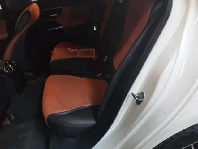Mercedes-Benz C-Class — Фото автомобиля 16