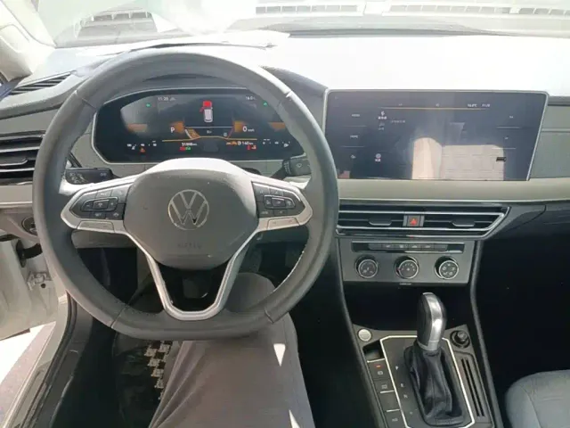Volkswagen Lavida — Фото автомобиля 9