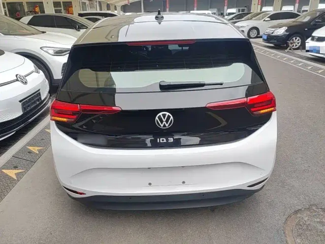 Volkswagen ID.3 — Фото автомобиля 5