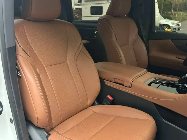 Toyota Alphard — Фото автомобиля 11