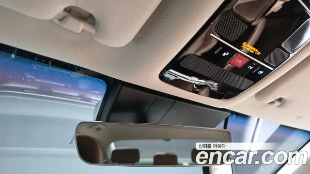 Hyundai Grandeur Grandeur (GN7) 2.5 Бензин 2WD — Фото автомобиля 15