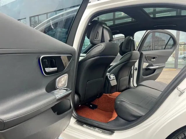 Mercedes-Benz C-Class — Фото автомобиля 7