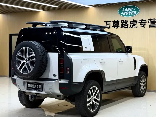 Land Rover Defender — Фото автомобиля 9