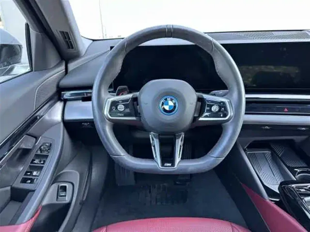 BMW i5 — Фото автомобиля 12