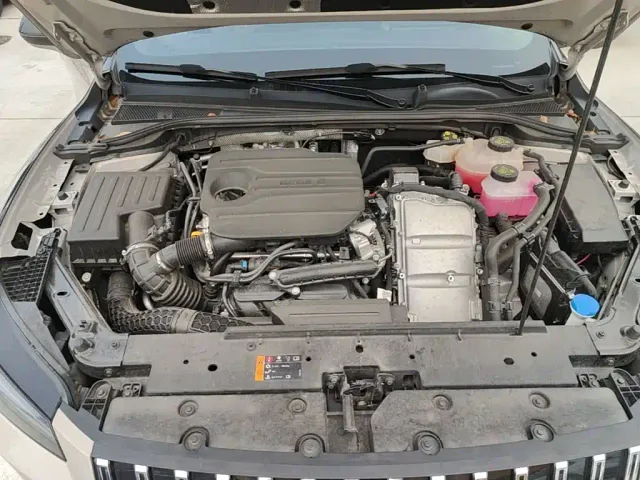 Roewe M7 DMH — Фото автомобиля 19