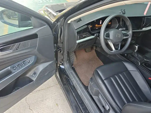 Volkswagen Passat — Фото автомобиля 15