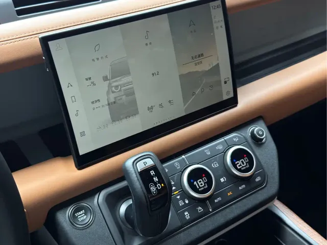 Land Rover Defender — Фото автомобиля 8