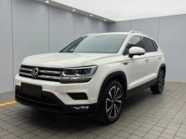 Фотография автомобиля — Volkswagen Tharu