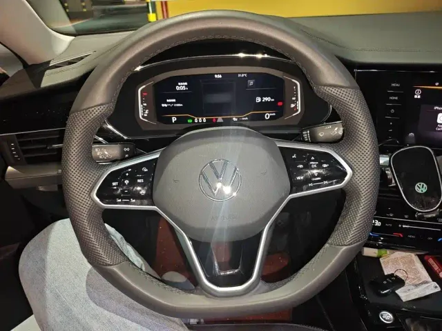 Volkswagen Passat — Фото автомобиля 6