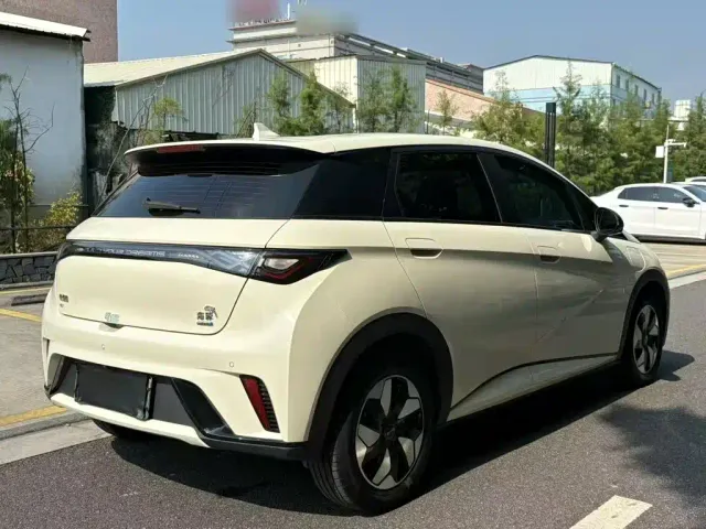 BYD Dolphin — Фото автомобиля 6